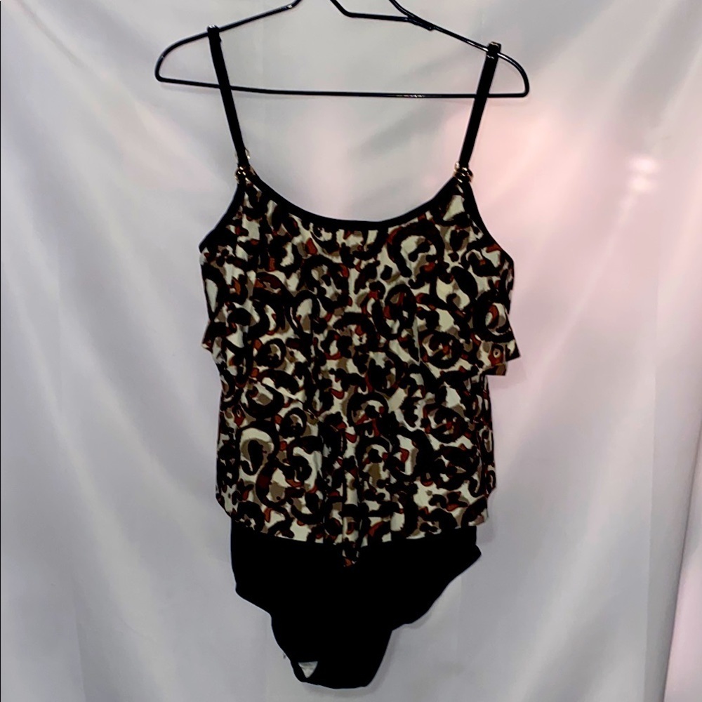 Maxine of Hollywood Black and Tan Ruffled Tiered Swimsuit size 18 Gold‎ accents
